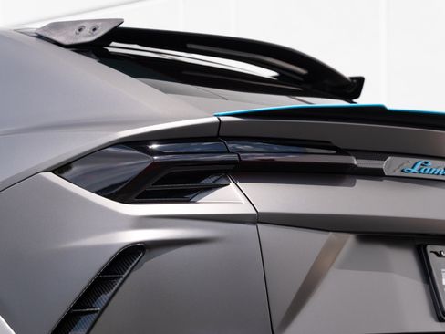 Used 2023 Lamborghini Urus Performante AWD/4WD image 37