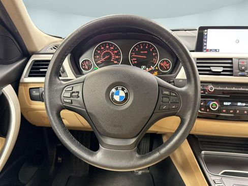 Used 2018 BMW 320i xDrive Sedan w/ Convenience Package AWD/4WD image 16