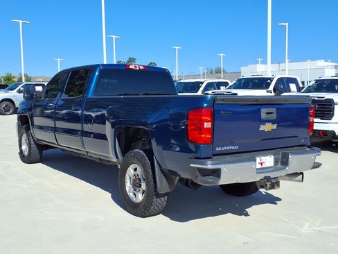 Used 2019 Chevrolet Silverado 2500 LT AWD/4WD image 2