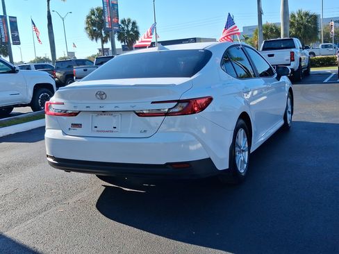 Used 2025 Toyota Camry LE w/ Convenience Package FWD image 8