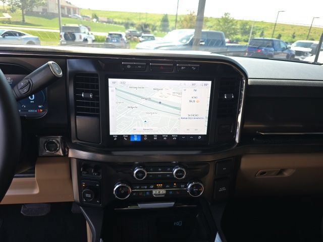 Used 2024 Ford F250 Lariat w/ Chrome Package AWD/4WD image 21