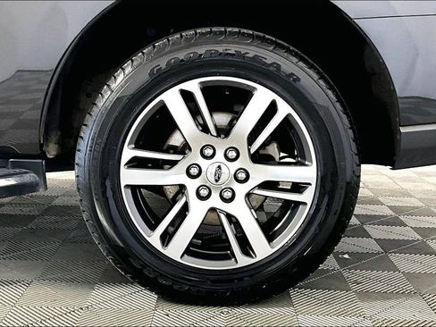 Used 2023 Ford Expedition Limited image 8