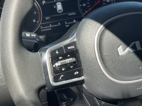 Used 2022 Kia Sorento LX FWD image 23