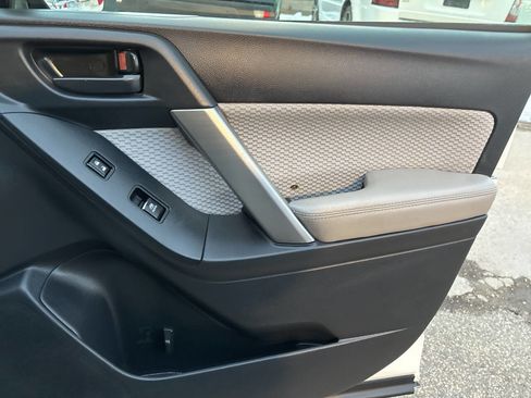 Used 2017 Subaru Forester 2.5i Premium image 15