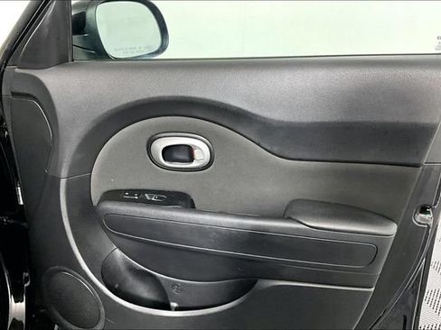 Used 2019 Kia Soul FWD image 27