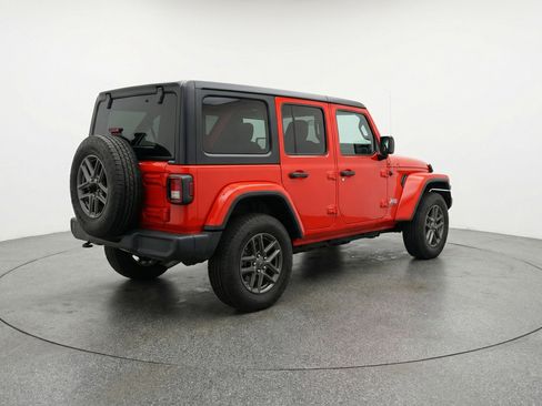 Used 2025 Jeep Wrangler Sport S image 9