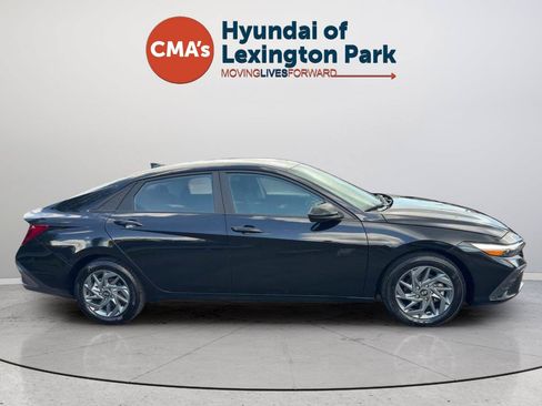 Certified 2024 Hyundai Elantra SEL FWD image 6