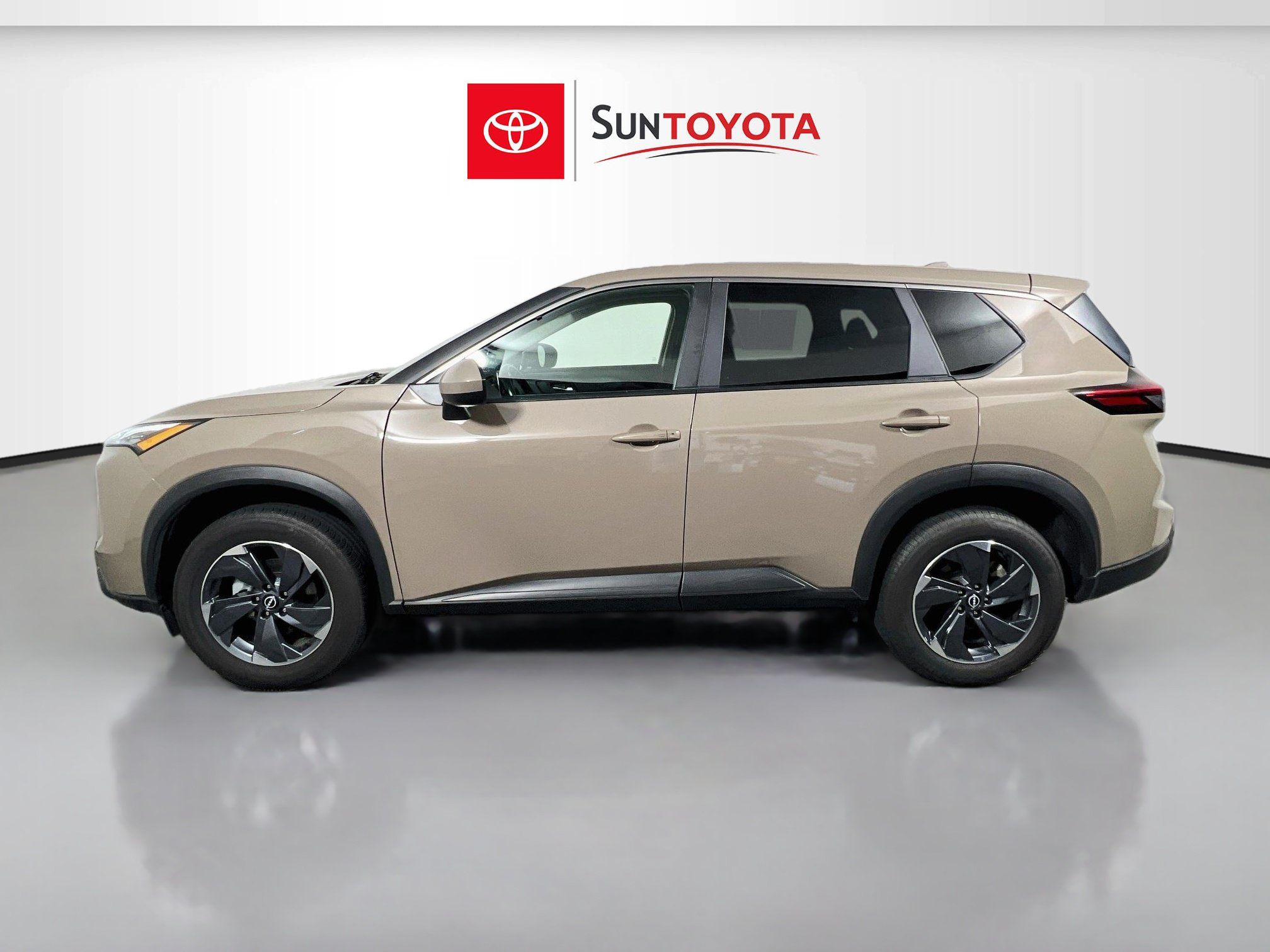 Used 2025 Nissan Rogue SV FWD image 7