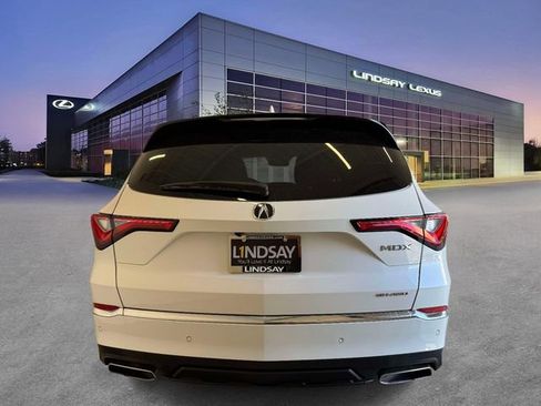 Used 2023 Acura MDX SH-AWD w/ Technology Package image 11