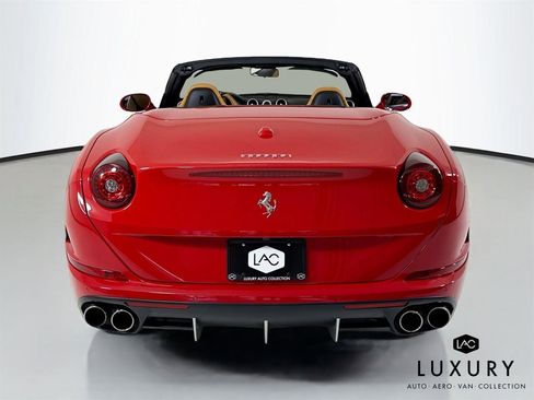 Used 2016 Ferrari California T image 7