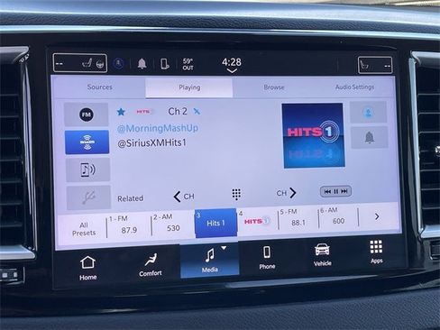 Used 2024 Chrysler Pacifica Touring-L image 16