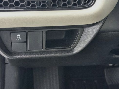 Used 2025 Honda HR-V LX image 16