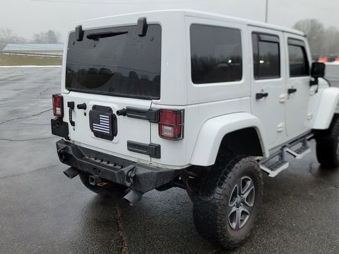 Used 2015 Jeep Wrangler Unlimited Sahara image 12