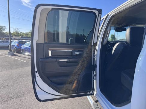 Used 2014 RAM 2500 Laramie w/ Convenience Group AWD/4WD image 16