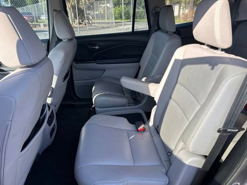 Used 2021 Honda Pilot Touring image 19