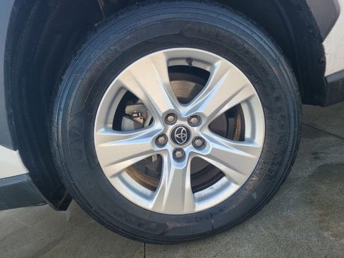 Used 2020 Toyota RAV4 XLE image 12