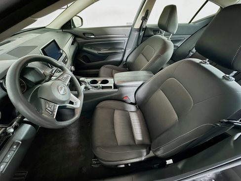 Used 2024 Nissan Altima 2.5 SV image 13