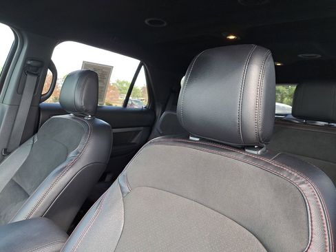 Used 2019 Ford Explorer XLT w/ Equipment Group 202A image 17