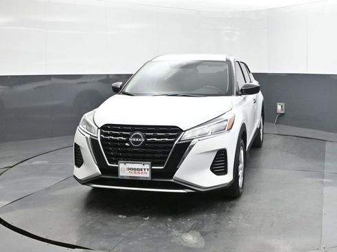 New 2025 Nissan Kicks Play S w/ Interior Electronics Package image 30