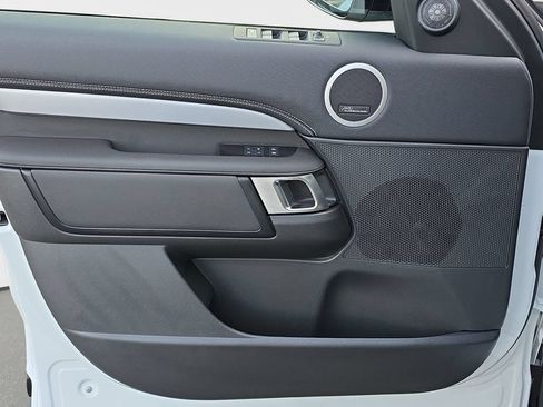 New 2026 Land Rover Discovery Limited Edition AWD/4WD image 28