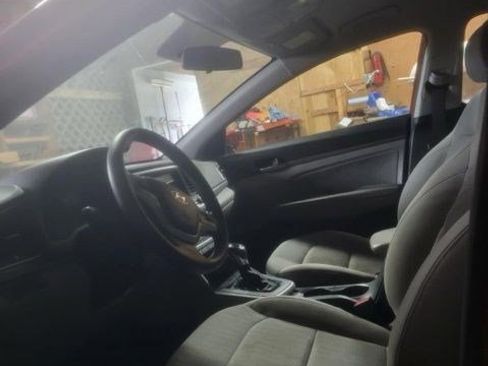 Used 2017 Hyundai Elantra SE image 7