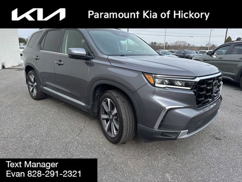 Used 2025 Honda Pilot Elite image 3