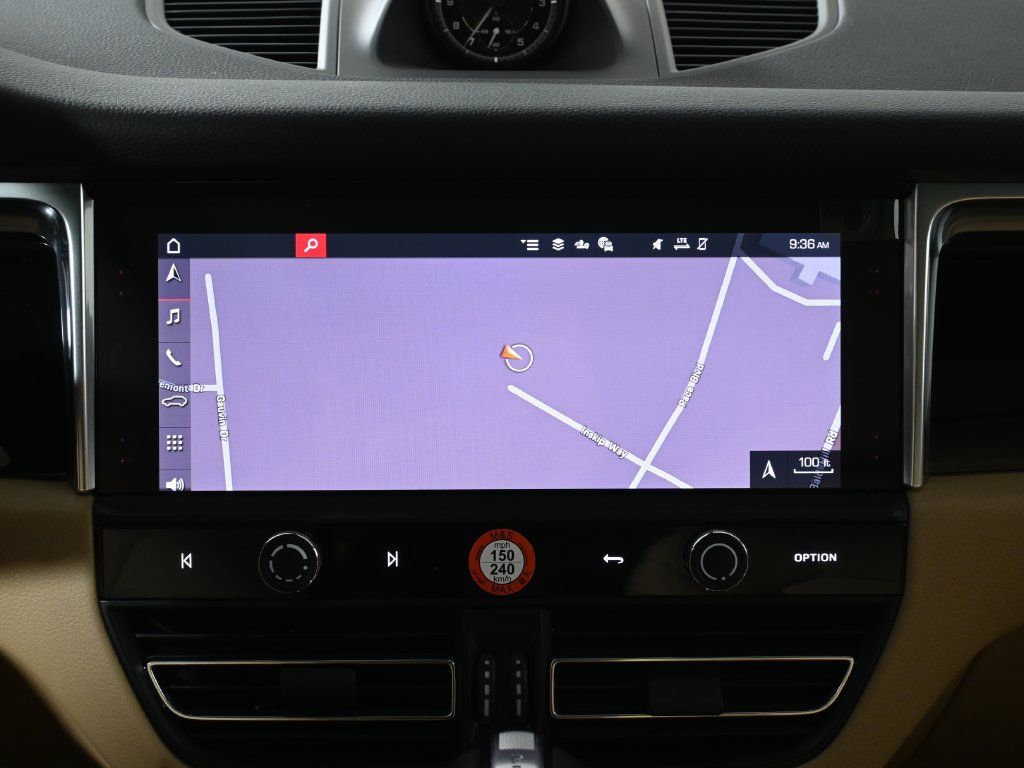 Used 2026 Porsche Macan AWD/4WD image 23