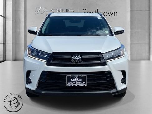 Used 2019 Toyota Highlander SE w/ Protection Package #3 AWD/4WD image 2