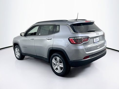 Used 2022 Jeep Compass Latitude w/ Convenience Group AWD/4WD image 7