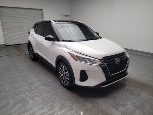 Used 2021 Nissan Kicks SV FWD image 13