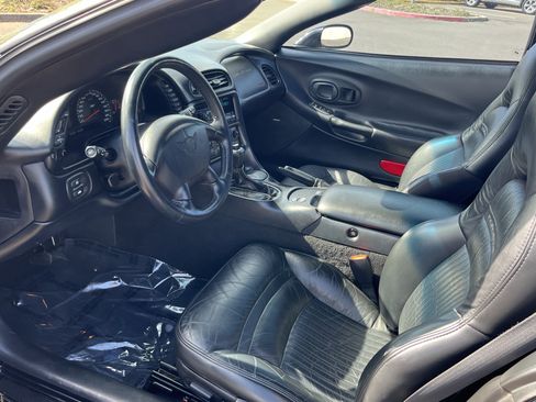 Used 2003 Chevrolet Corvette Convertible w/ Preferred Equipment Group1 image 9