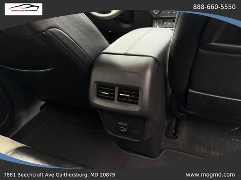 Used 2020 GMC Terrain SLE w/ Elevation Edition image 28