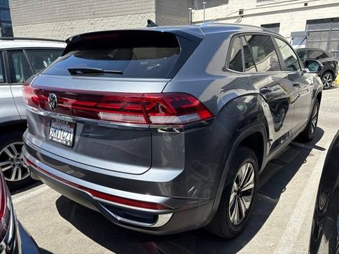 Used 2024 Volkswagen Atlas Cross Sport SE FWD image 3