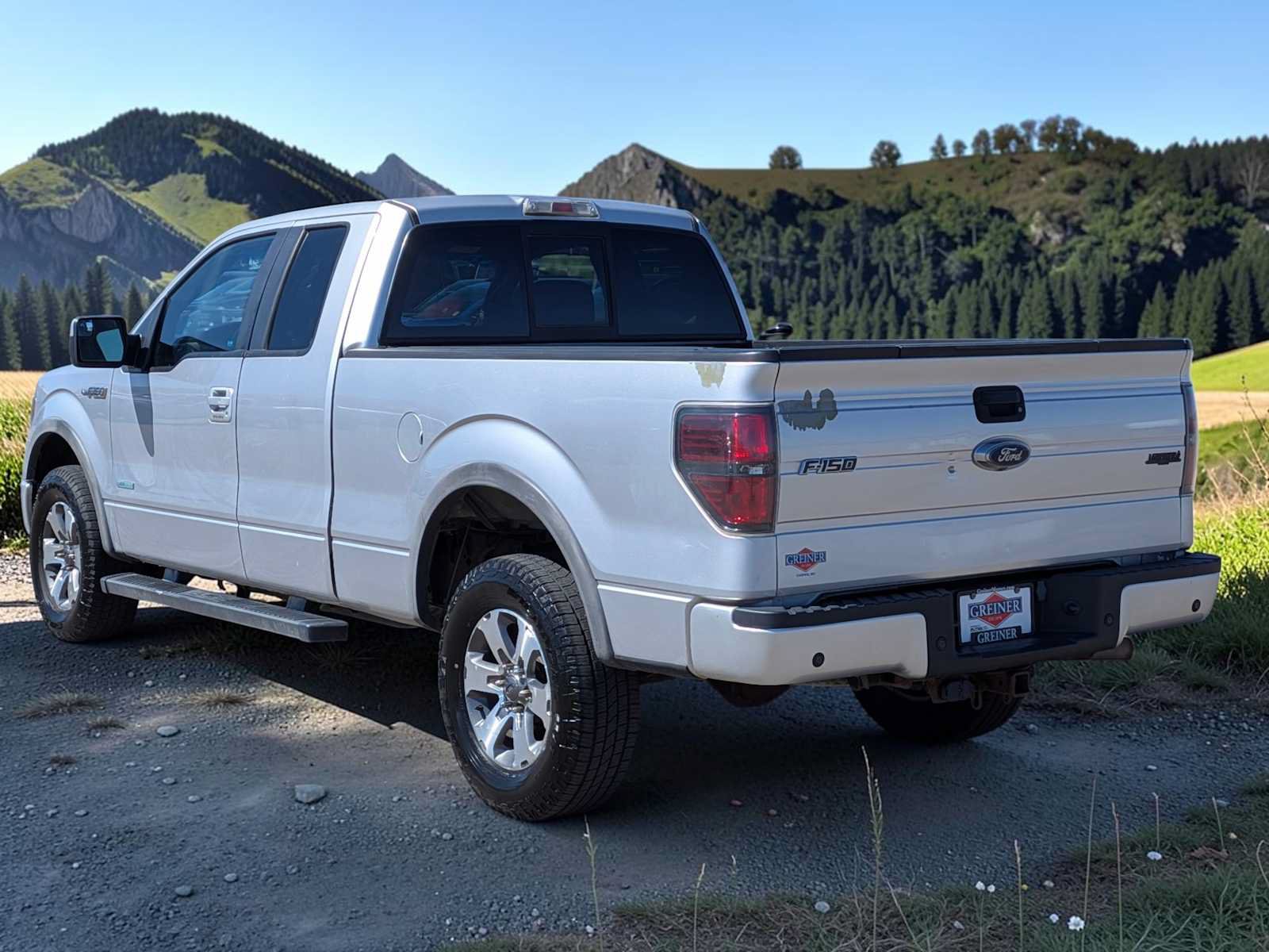 Used 2014 Ford F150 FX4 w/ Equipment Group 402A Luxury AWD/4WD image 4