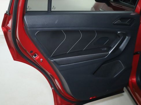 Used 2024 Volkswagen Tiguan SE R-Line image 13