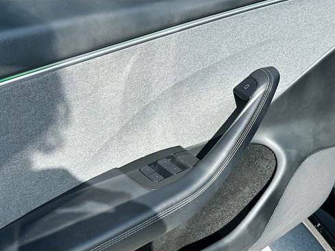 Used 2025 Tesla Model 3 Long Range RWD image 17