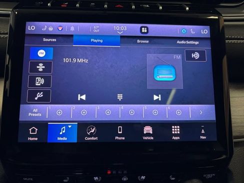 Used 2025 Jeep Grand Cherokee L Limited w/ Luxury Tech Group II AWD/4WD image 19