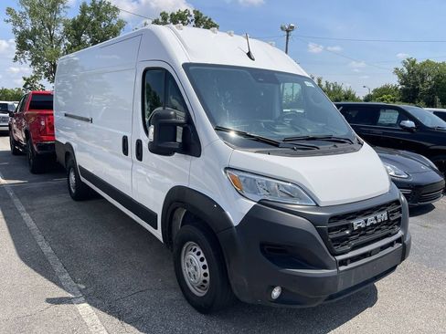 Used 2025 RAM ProMaster 3500 w/ Safety Group FWD image 12