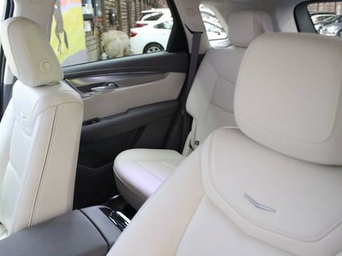 Used 2025 Cadillac XT5 Premium Luxury w/ Technology Package AWD/4WD image 16