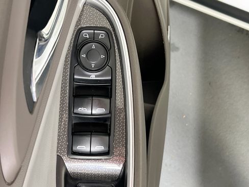 Used 2017 Chevrolet Malibu LT w/ Leather Package FWD image 17