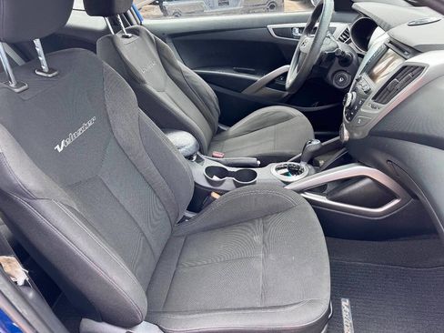 Used 2016 Hyundai Veloster FWD image 6
