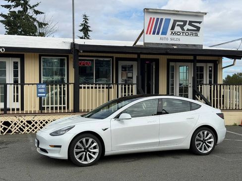 Used 2018 Tesla Model 3 Mid Range RWD image 2