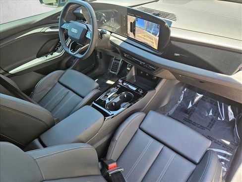 Used 2025 Audi SQ6 e-tron Premium Plus w/ Premium Plus AWD/4WD image 26