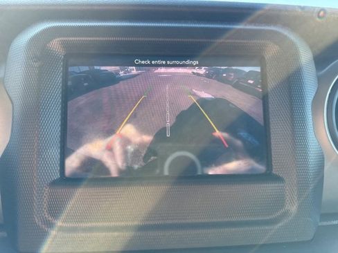 Used 2018 Jeep Wrangler Unlimited Sport S image 20