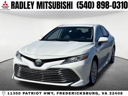 Used 2020 Toyota Camry XLE FWD image 2