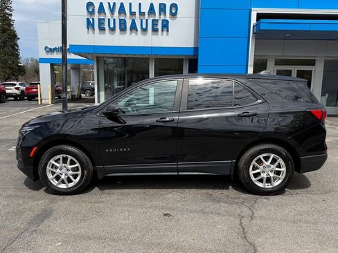 Used 2022 Chevrolet Equinox LS w/ LS Convenience Package AWD/4WD image 8