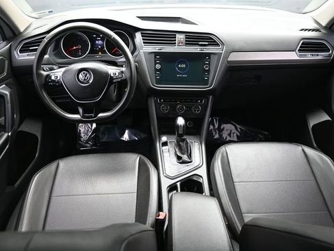 Used 2020 Volkswagen Tiguan SE image 15