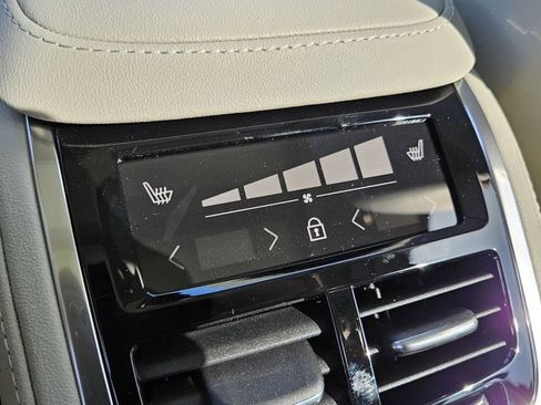 New 2025 Volvo XC90 T8 Ultra w/ Protection Package Premier AWD/4WD image 8