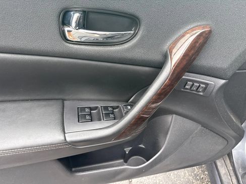 Used 2011 Nissan Maxima 3.5 SV w/ Premium Pkg FWD image 11