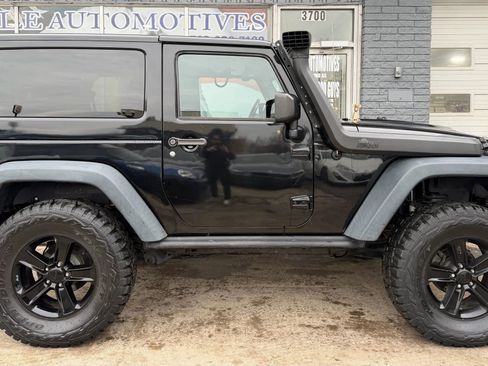 Used 2015 Jeep Wrangler Rubicon image 2
